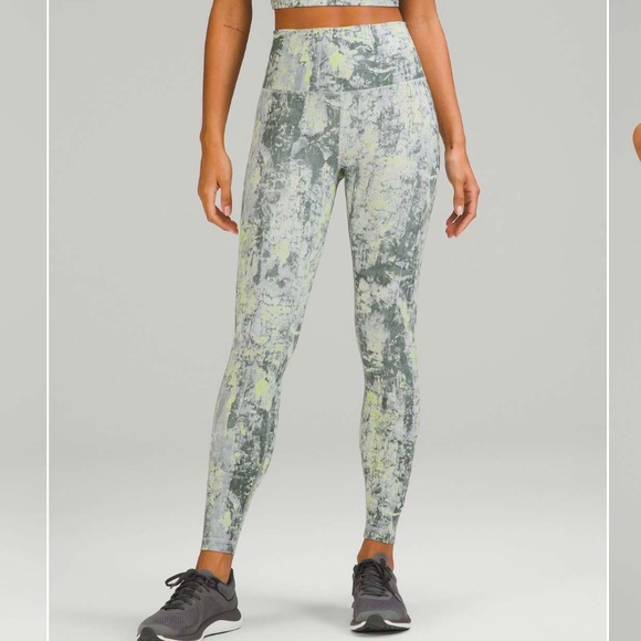 Lululemon Wunder Train High-Rise Tight 25"
Cinder Grain Smoked Spruce Multi - Picture 2 of 10